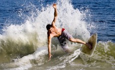 开云体育中国-基耶萨一锤定音，英格兰逆境争冠战尼斯奏凯