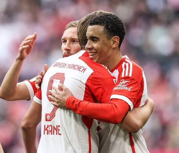 利物浦铁卫成功加盟拜仁慕尼黑的简单介绍 利物浦铁卫成功加盟拜仁慕尼黑的简单介绍