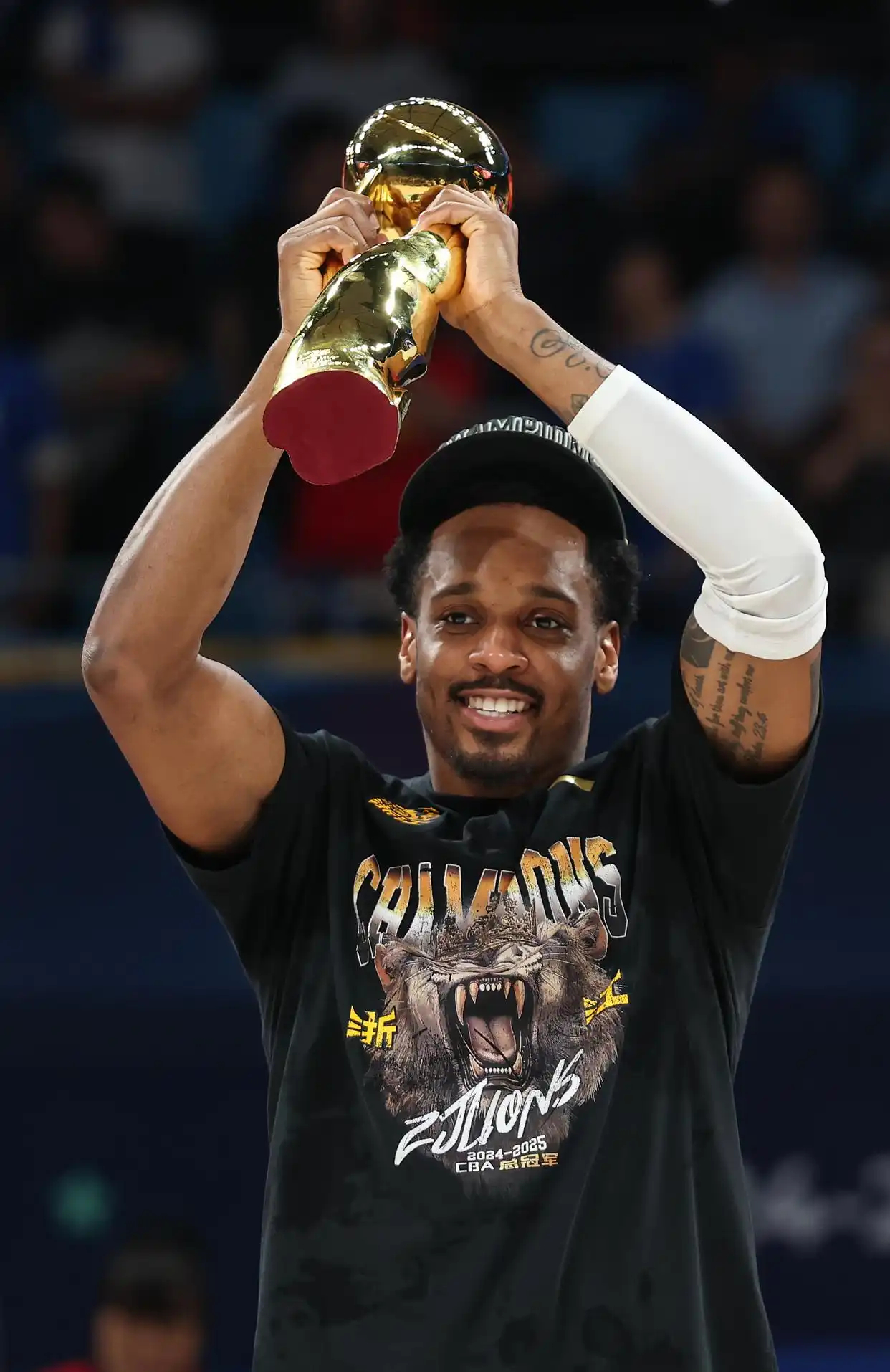 广厦男篮雄心勃勃,力争取得四连胜 广厦男篮雄心勃勃,力争取得四连胜