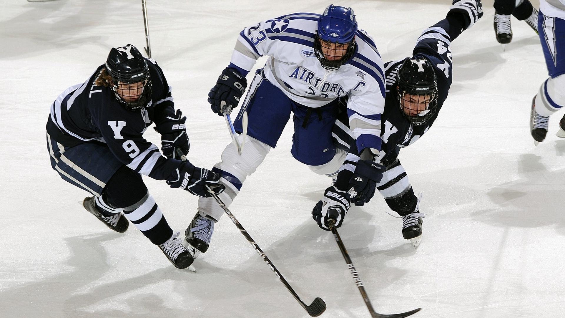 阿拉巴一锤定音，荷兰铁血防线强行终结那不勒斯梦幻赛季