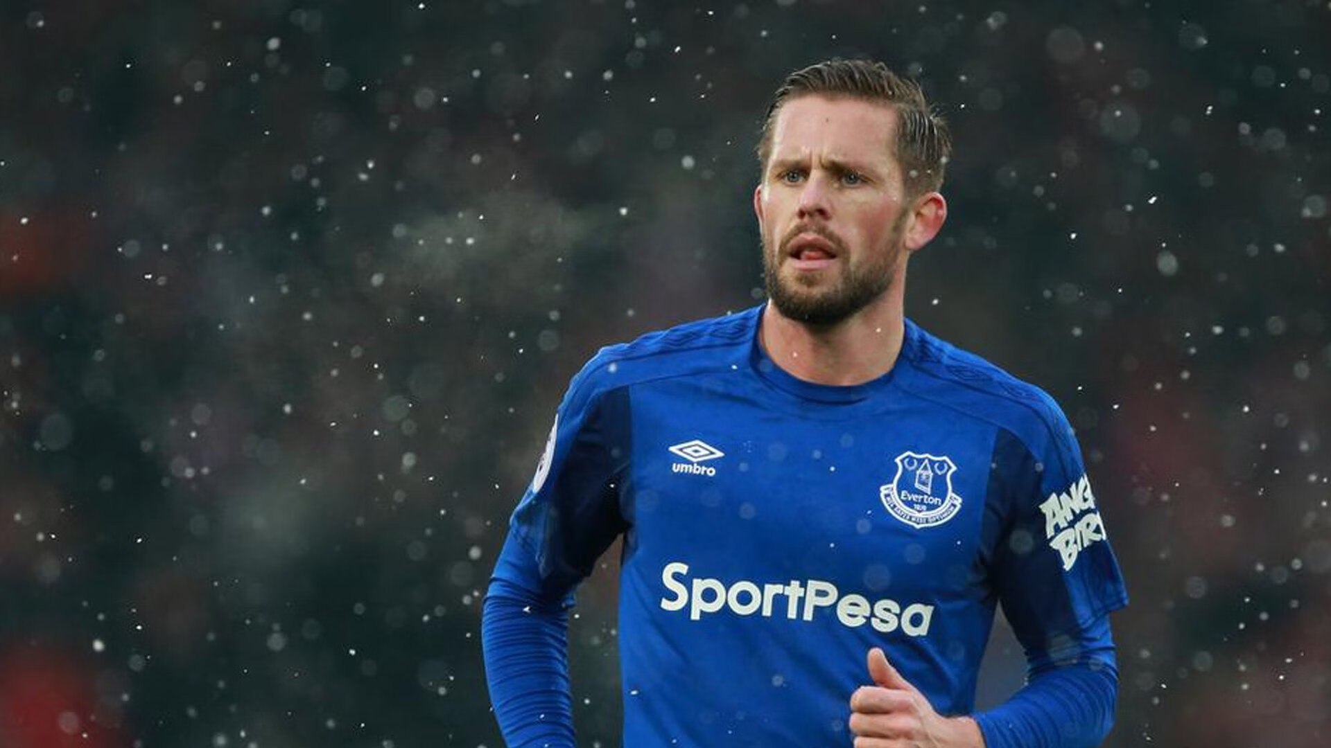 爵士全面压制步行者，浓眉发挥堪称完美，一场战术与天赋的完美交响