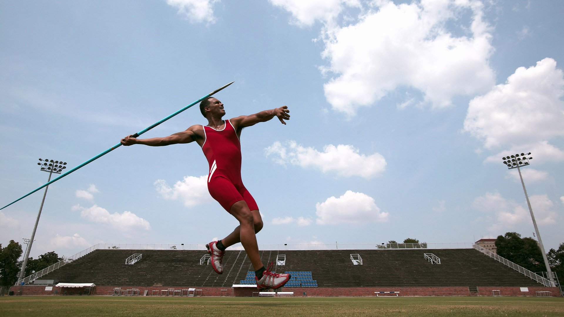 从巴斯托尼爆发看西班牙式压制，一场战术与意志的全面胜利